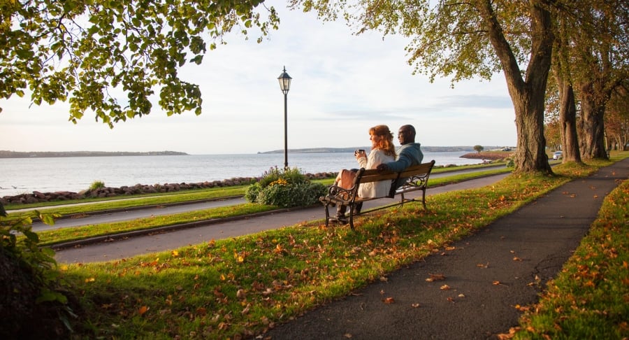 Victoria Park, couple on bench, ocean view