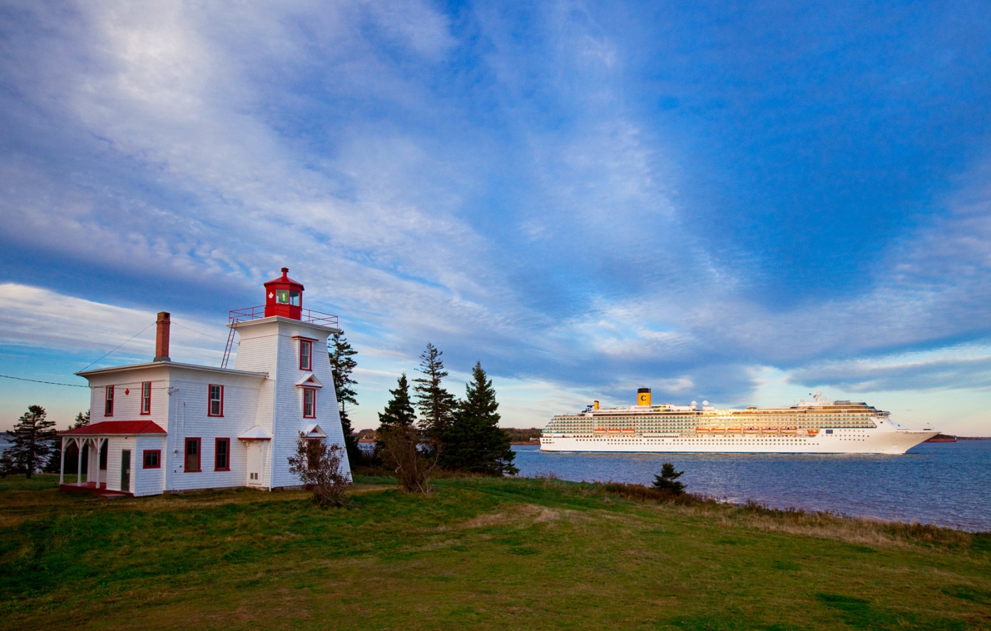 Blockhouse Point Lighthouse Cruise ship passing Blockhouse Point Lighthouse in Charlottetown harbour