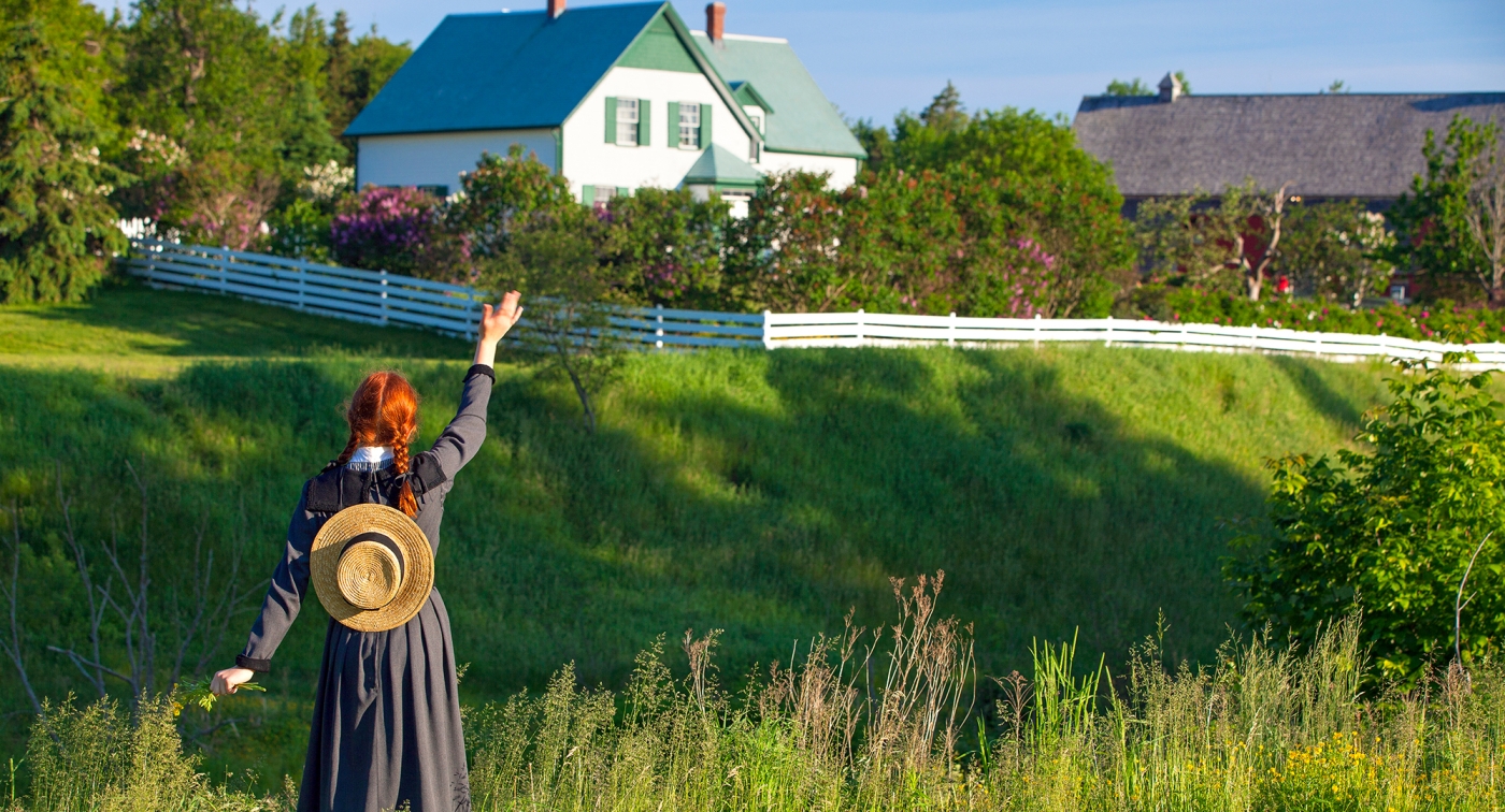 Anne of Green Gables, waving, field