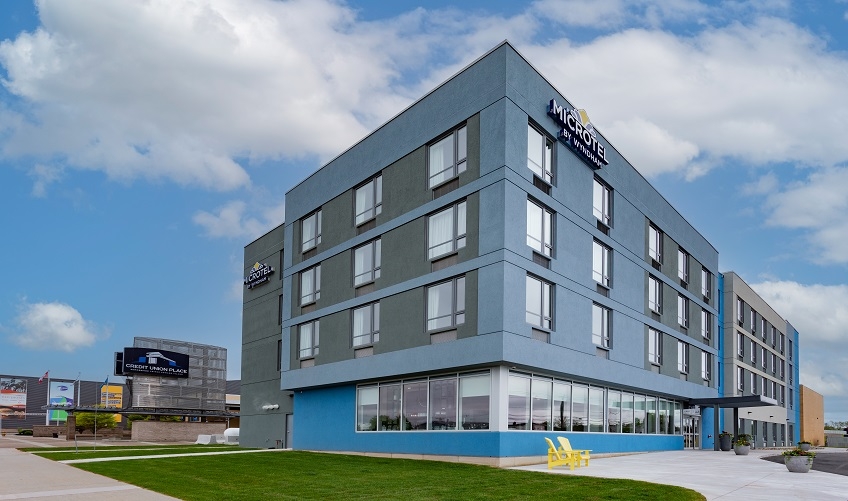 Outdoor image of Microtel, four storey hotel in Summerside