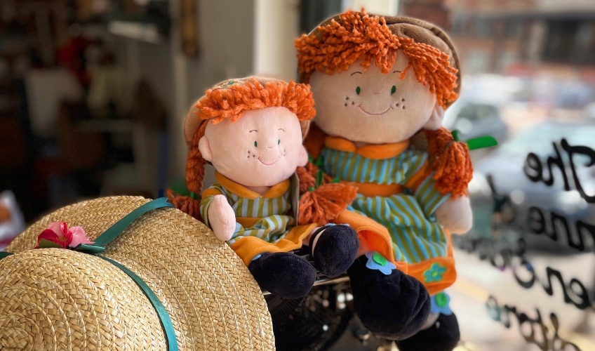 Plush Anne of Green Gables doll and straw hat
