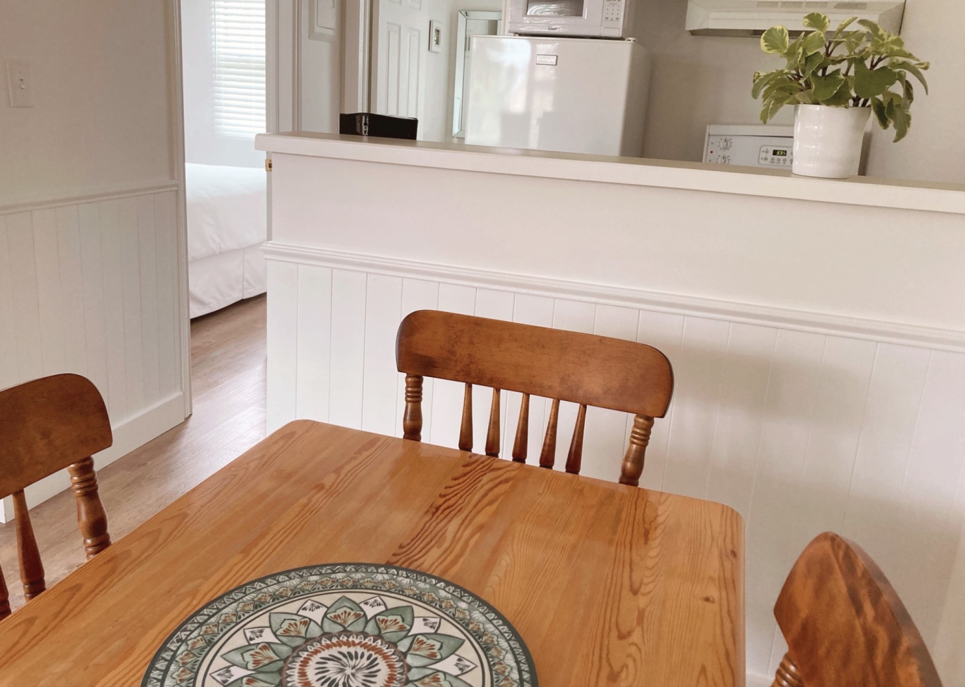 picture of dining table in room at banbridge inn