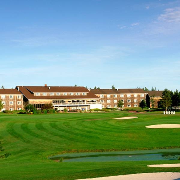 outside view of Mill River Resort and golf course