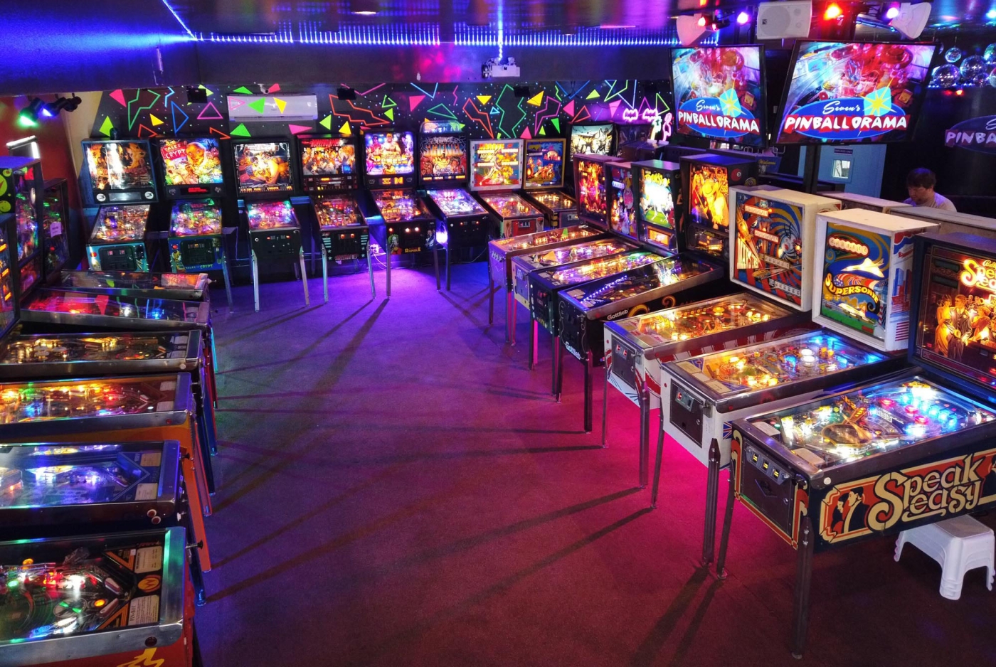 Inside Pinballorama,  a large room with various pinball machines
